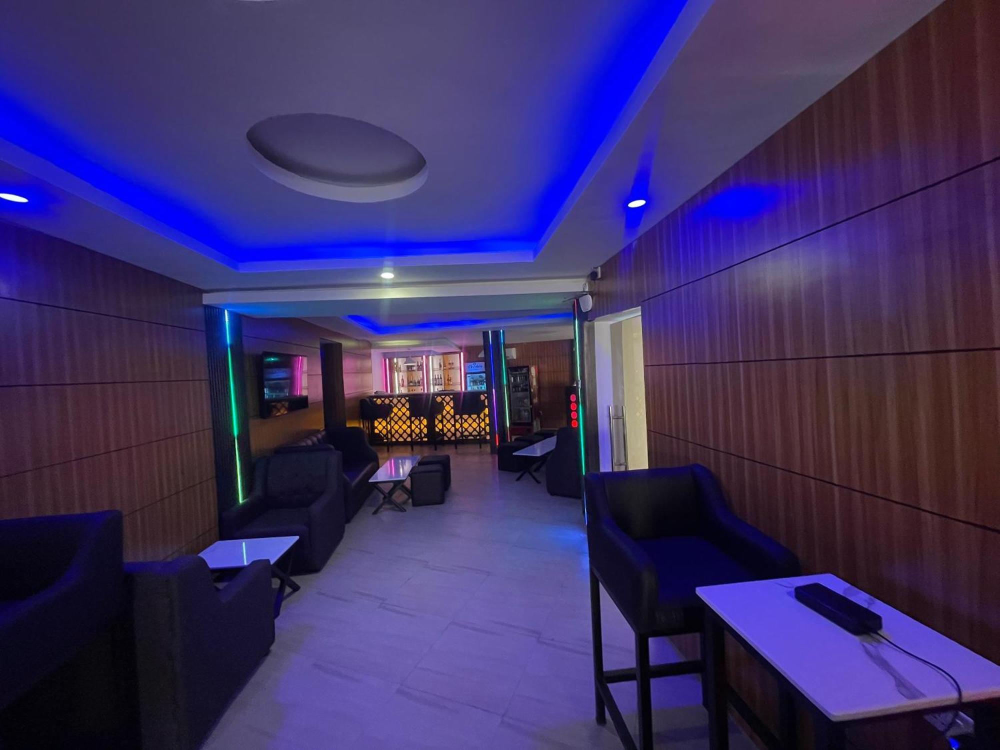 Presken Hotels Alade Avenue Ikeja Exterior photo
